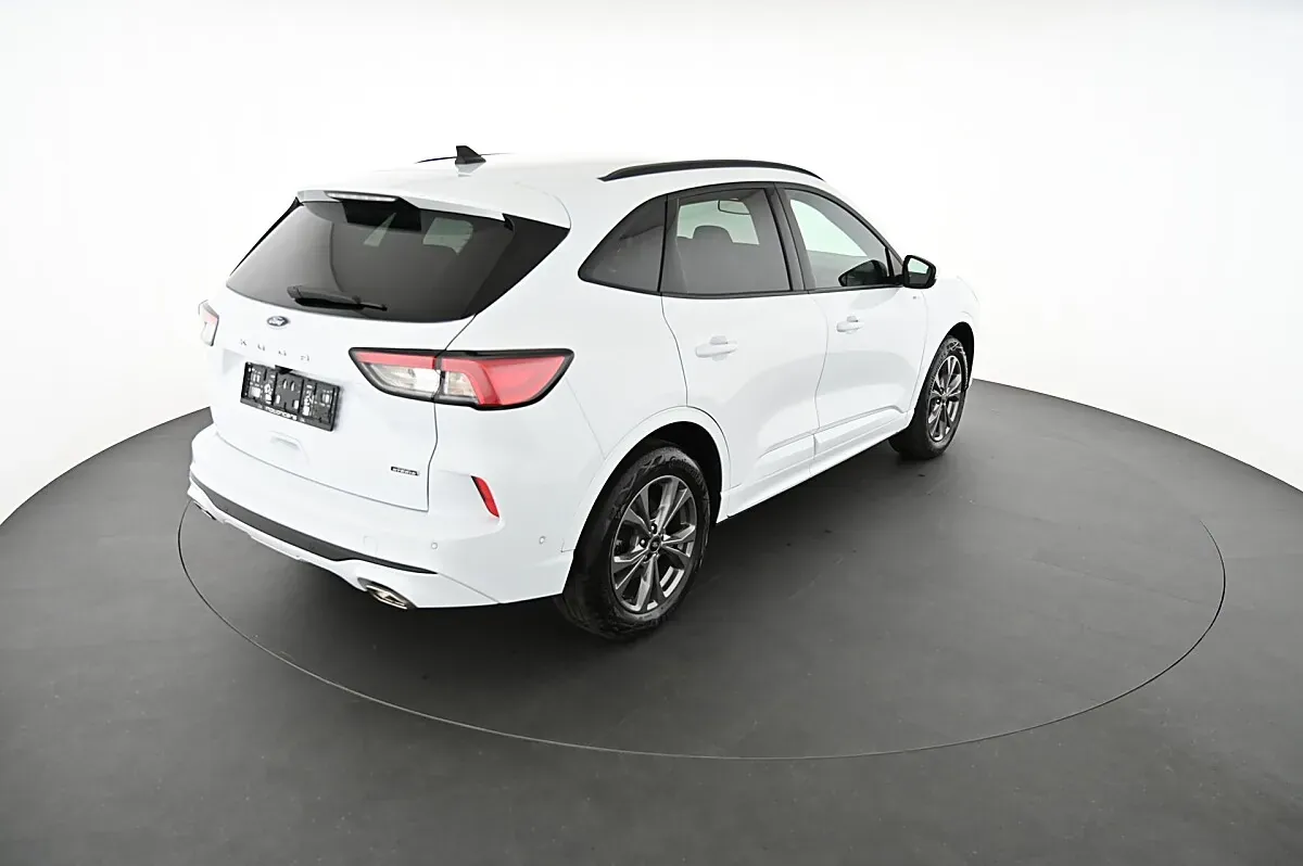 Ford Kuga 2023 photo 2