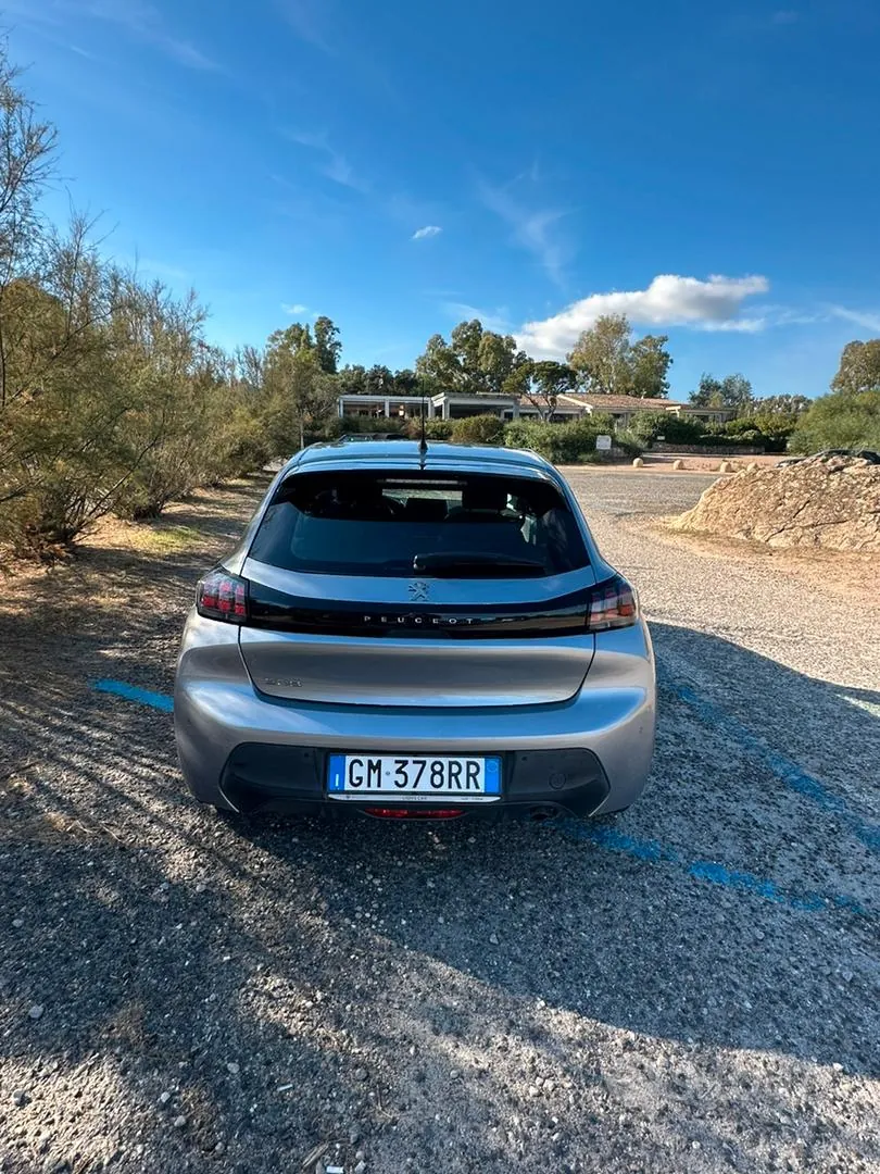 Peugeot 208 2023 photo 4