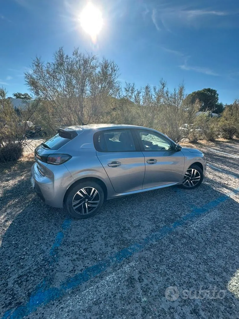 Peugeot 208 2023 photo 3