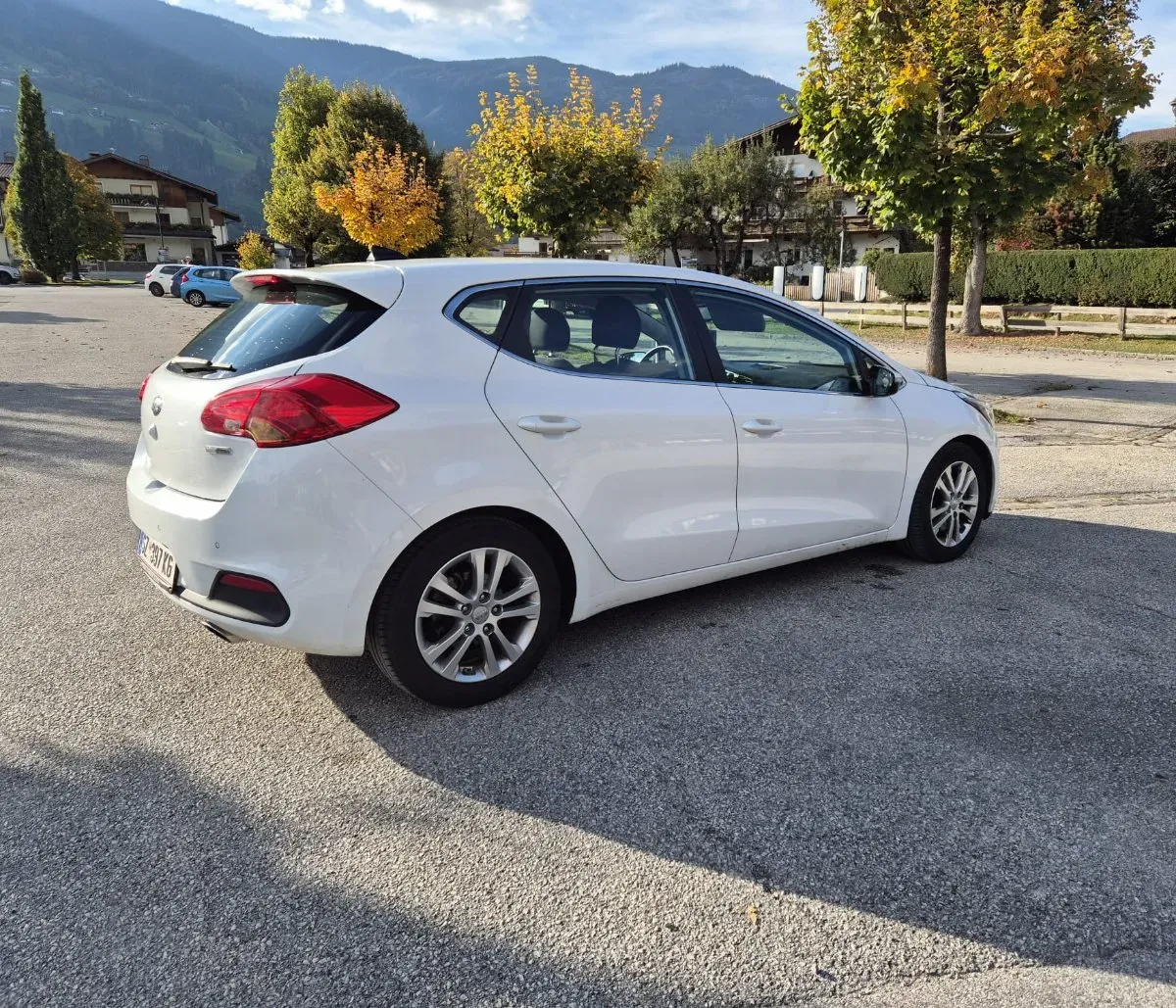 Kia Ceed 2012 photo 2