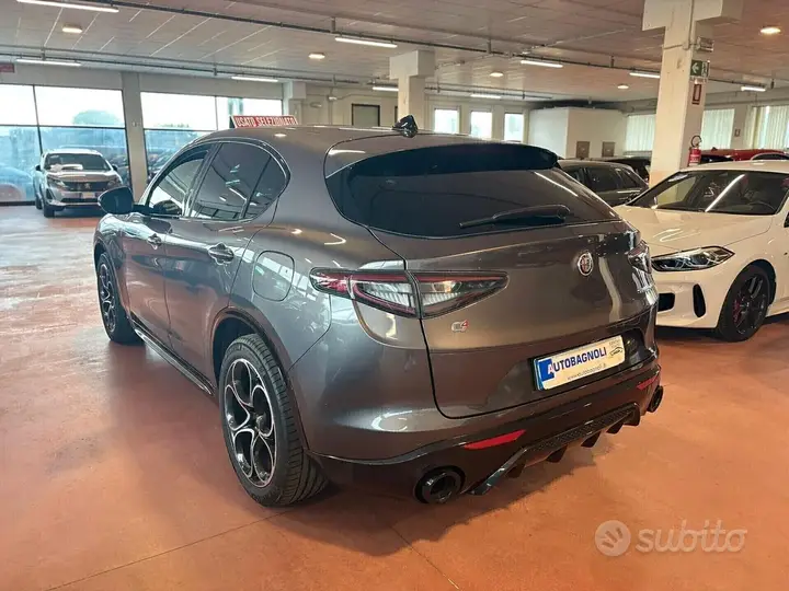 Alfa Romeo Stelvio 2025 photo 4