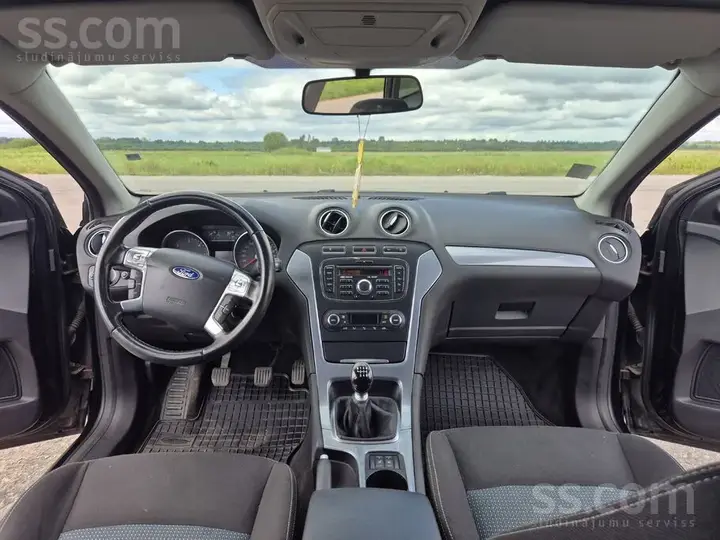 Ford Mondeo 2010 photo 2