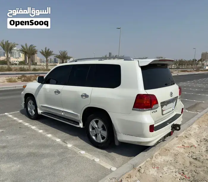 Toyota Land Cruiser 2013 photo 3