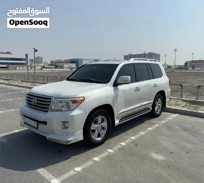 Toyota Land Cruiser 2013 photo 2