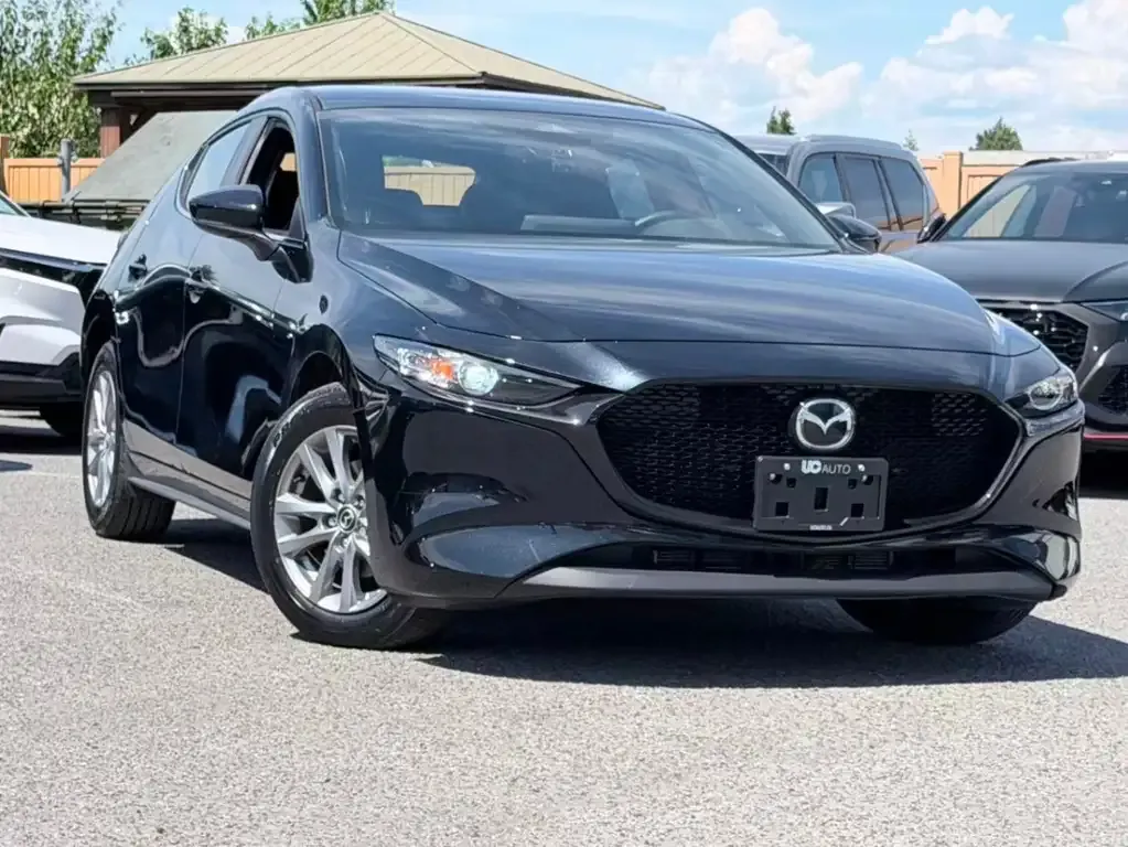 Mazda Mazda3 2025 photo 3