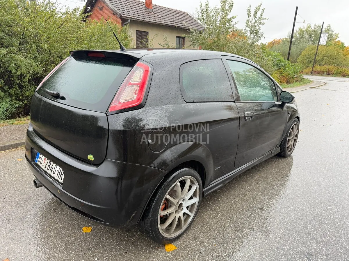 Fiat Grande Punto 2006 photo 2