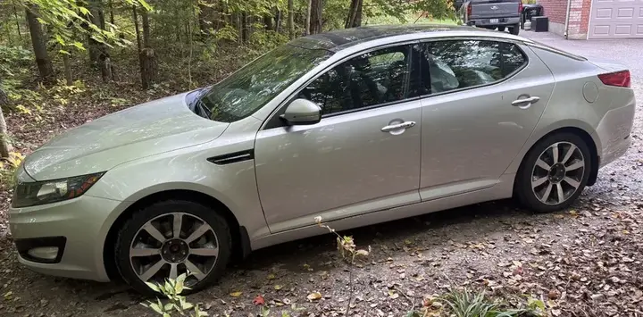 Kia Optima 2011 photo 2