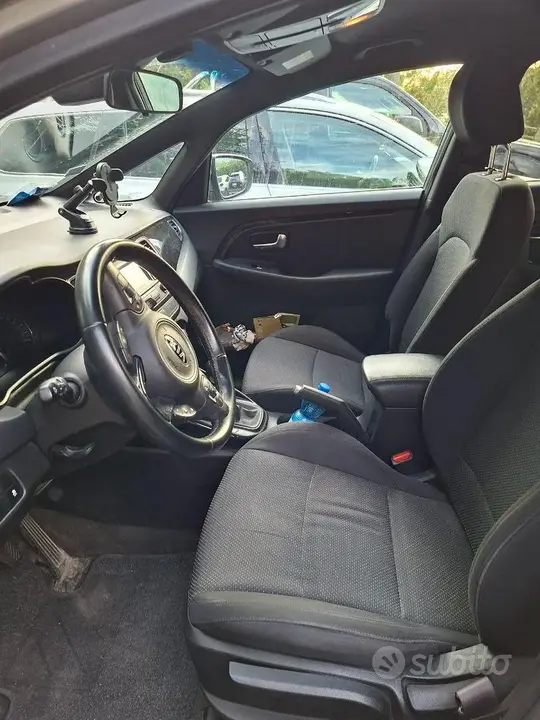 Kia Carens 2014 photo 4