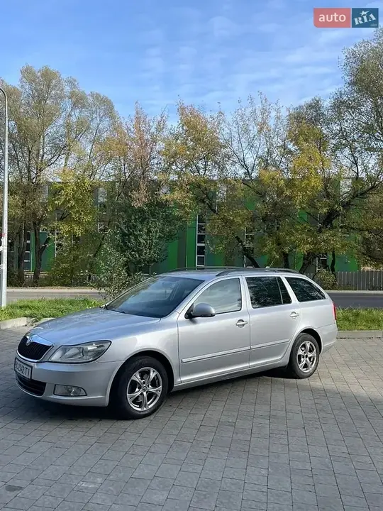 Skoda Octavia 2010 photo 3