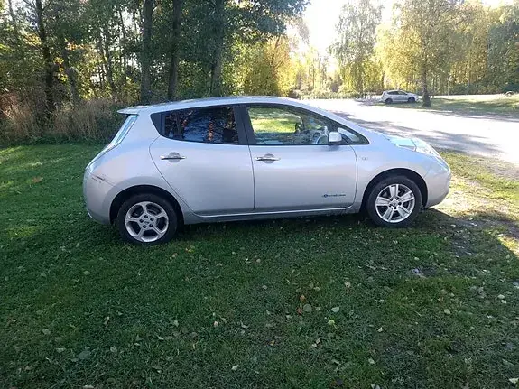 Nissan Leaf 2012 photo 3
