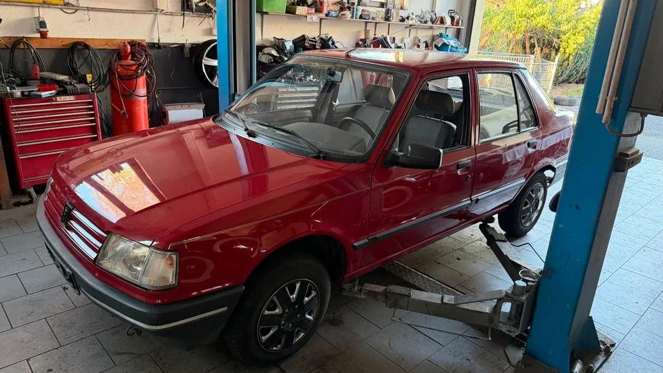 Peugeot 309