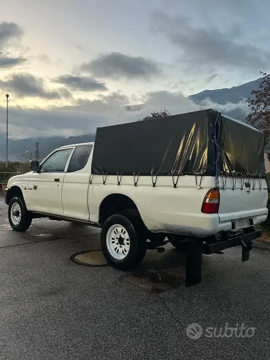 Mitsubishi L200 1997 photo 3