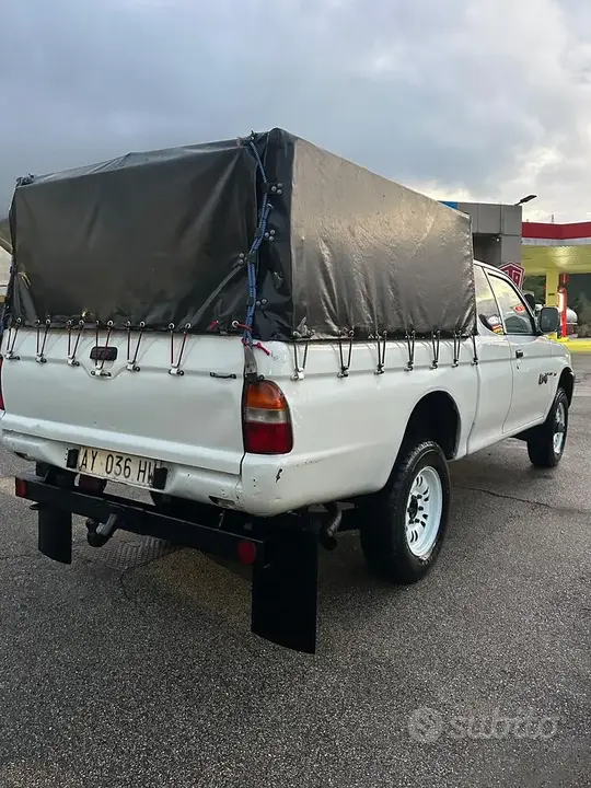 Mitsubishi L200 1997 photo 4