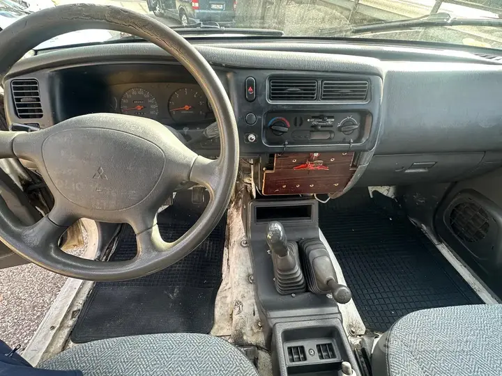 Mitsubishi L200 1997 photo 5