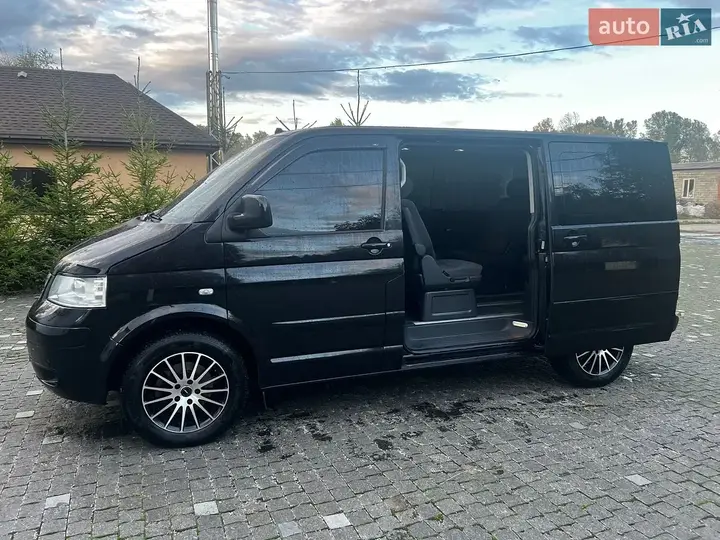 Volkswagen Multivan 2007 photo 2