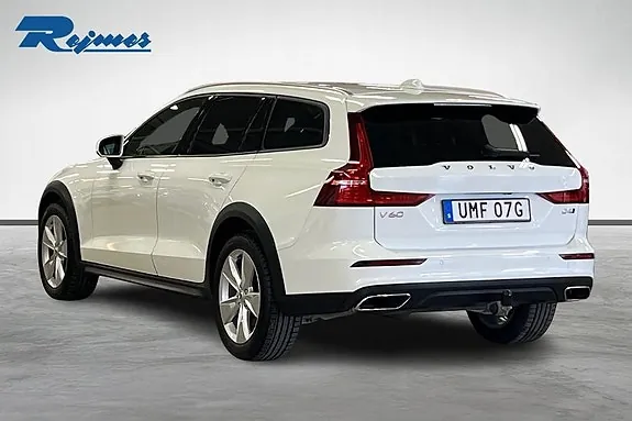 Volvo V60 Cross Country 2019 photo 2