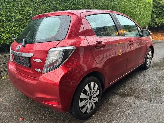 Toyota Yaris 2012 photo 4