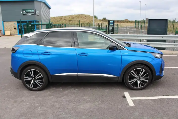 Peugeot 3008 2021 photo 2
