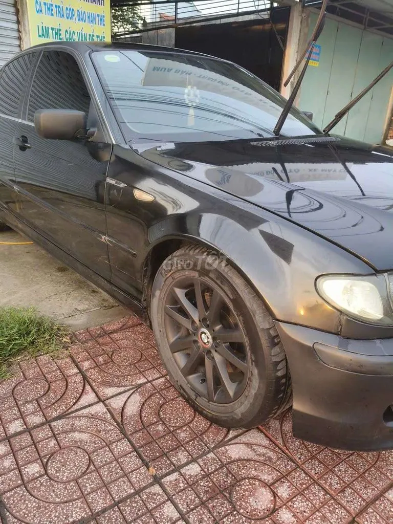 BMW 3 Series 2004 photo 2