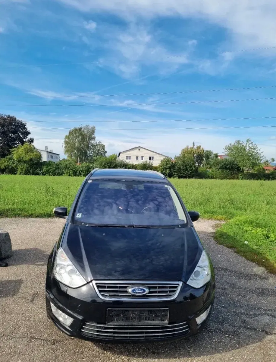 Ford Galaxy 2011 photo 2