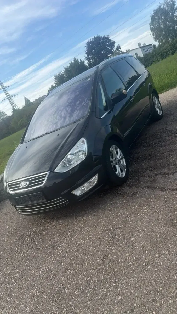 Ford Galaxy 2011 photo 3