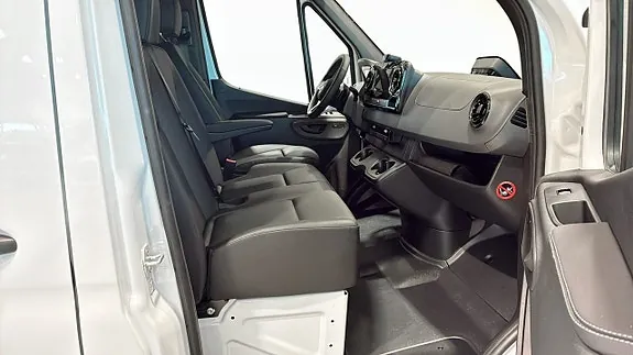 Mercedes-Benz Sprinter 317 2026 photo 3