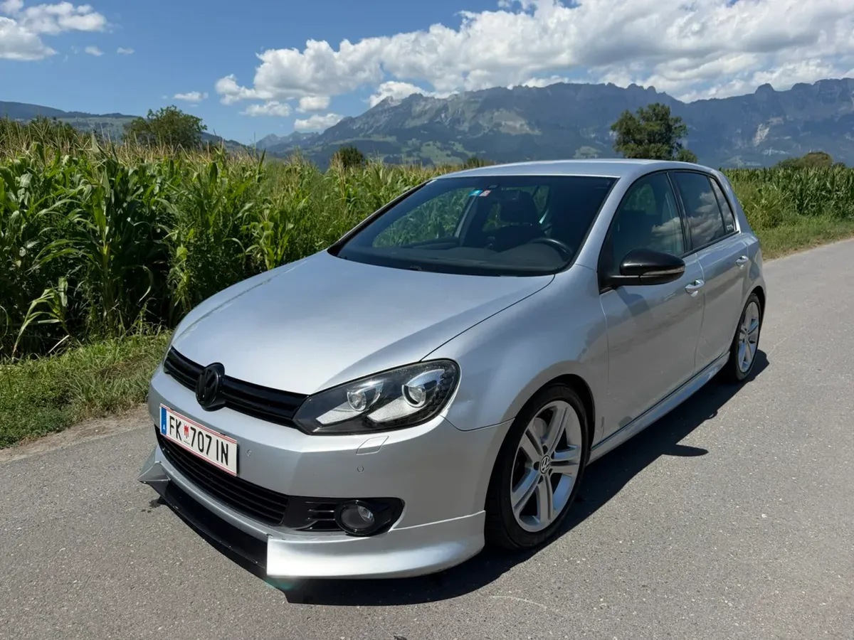 Volkswagen Golf 2012 photo 2