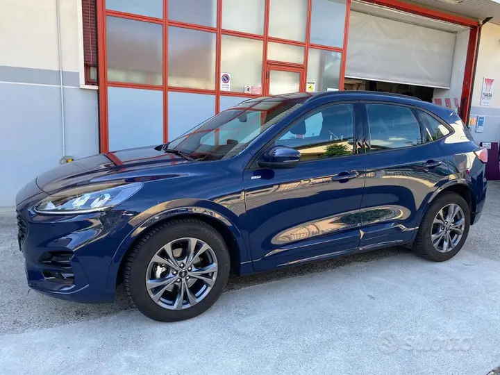 Ford Kuga 2023 photo 2
