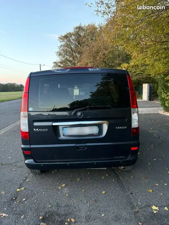 Mercedes-Benz Viano 2007 photo 2