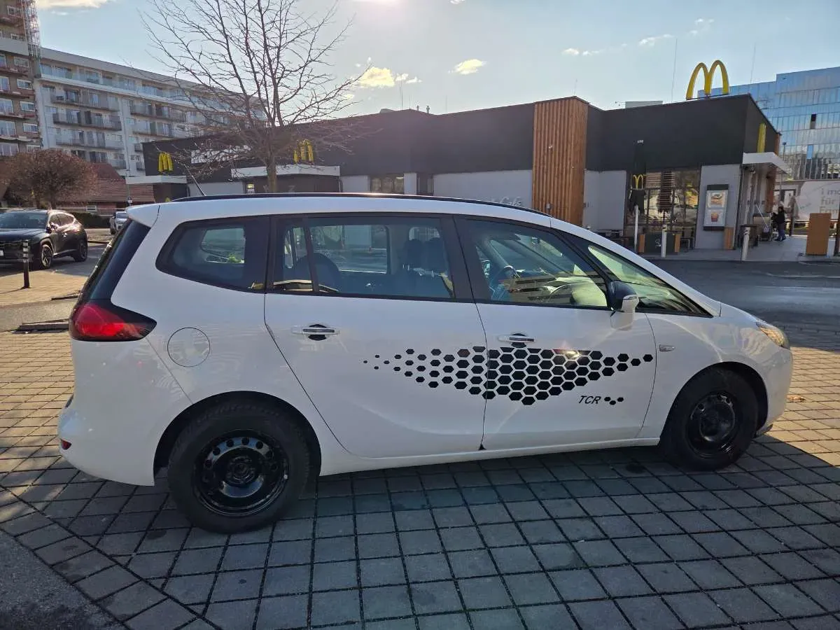 Opel Zafira Tourer 2013 photo 3