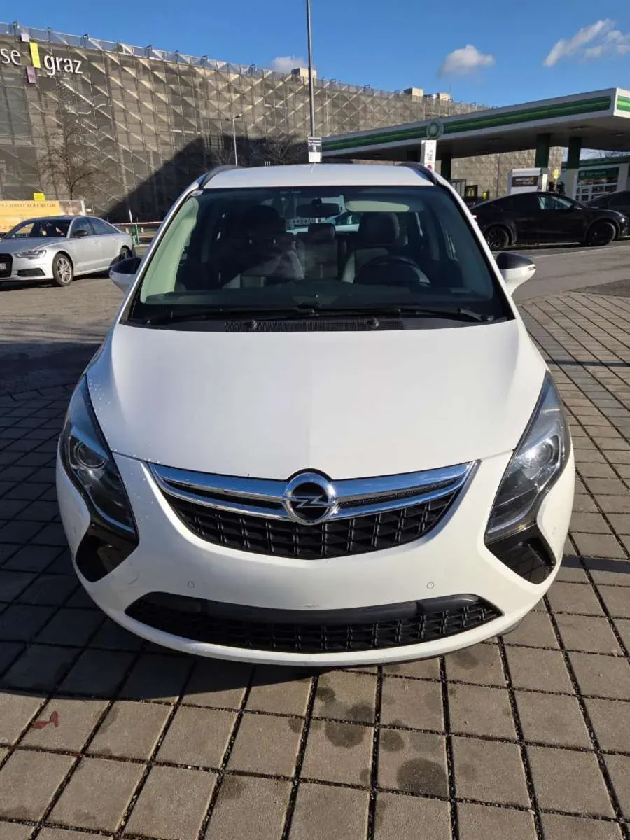 Opel Zafira Tourer 2013 photo 2
