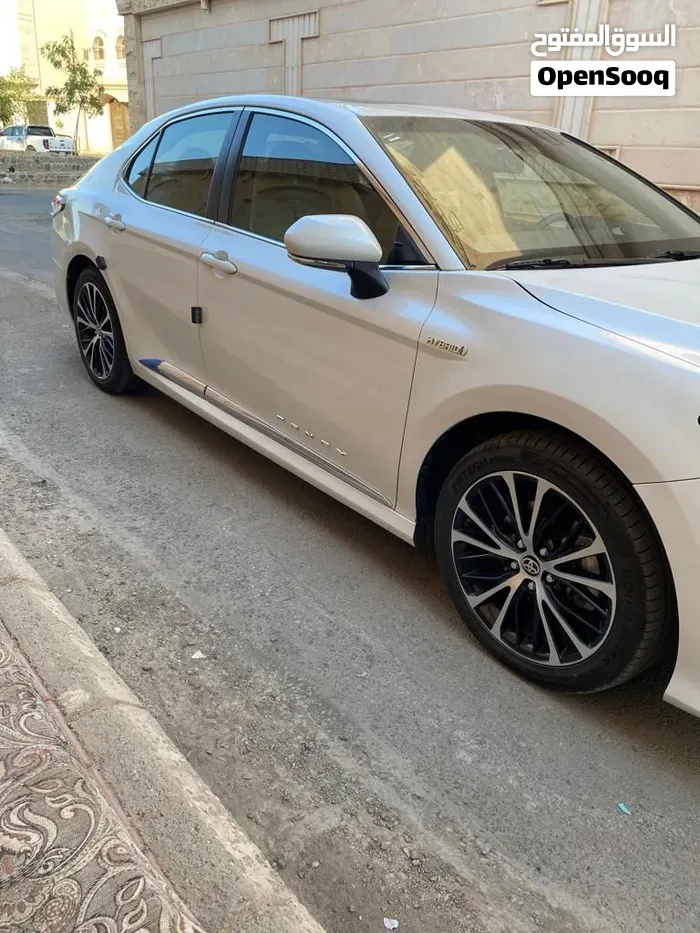 Toyota Camry 2020 photo 3