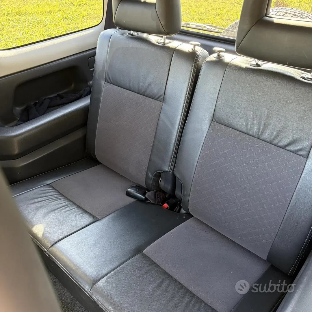 Suzuki Jimny 2010 photo 5