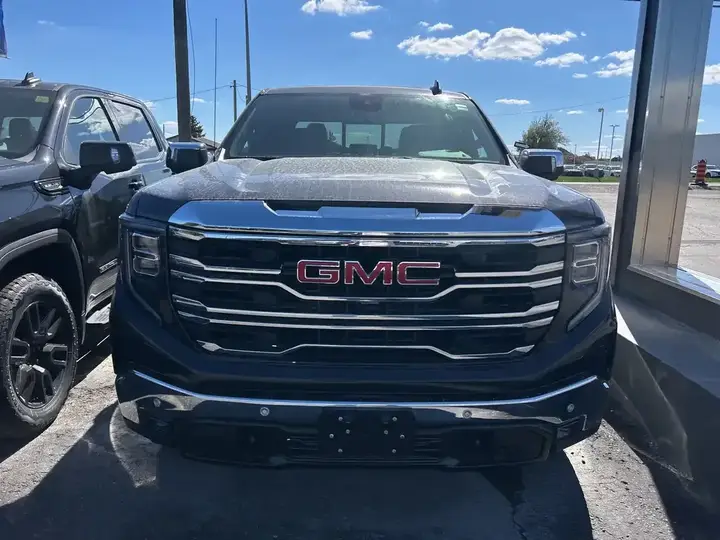 GMC Sierra 1500 2026 photo 2