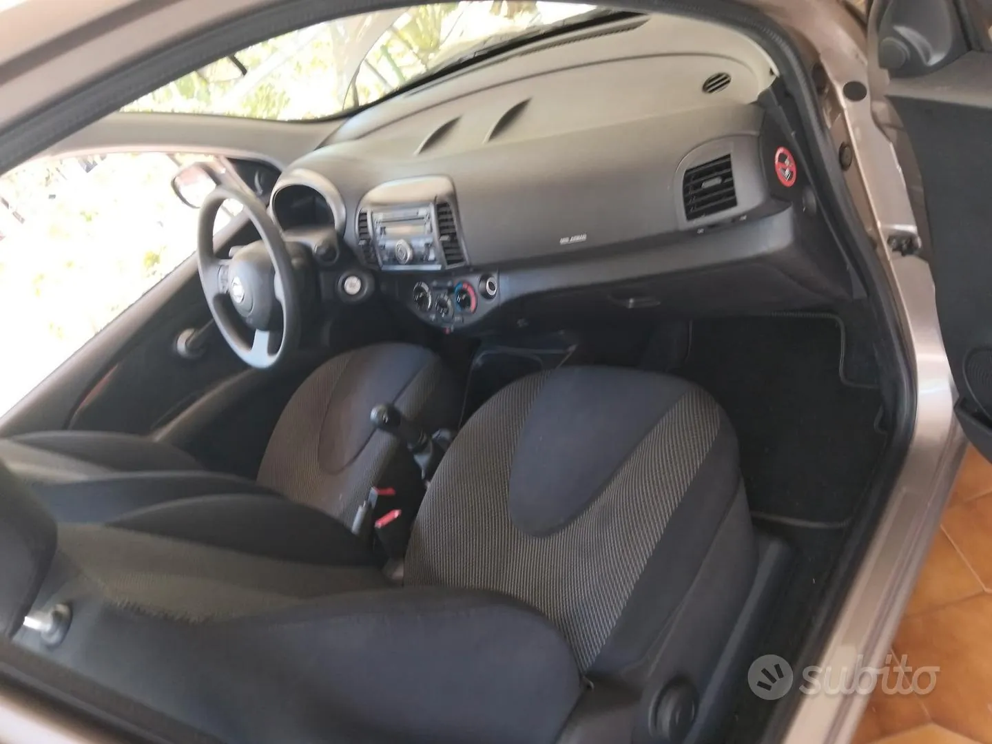 Nissan Micra 2010 photo 3