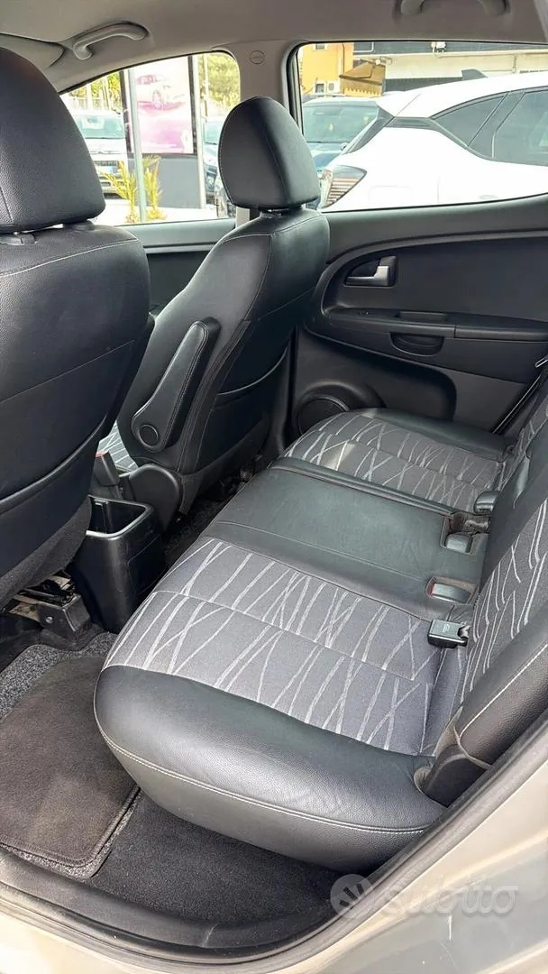Kia Venga 2016 photo 4