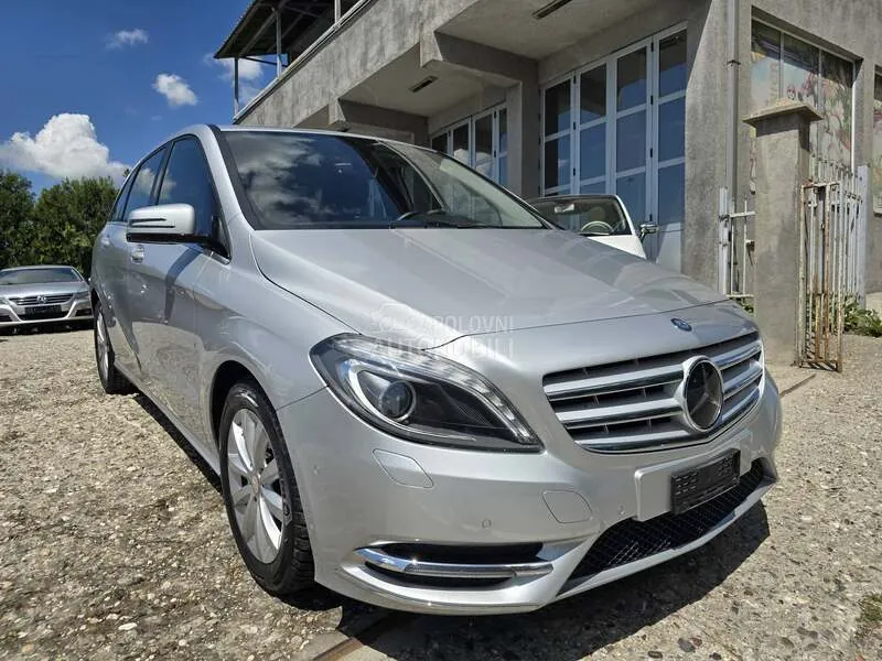 Mercedes-Benz B 200 2012 photo 5