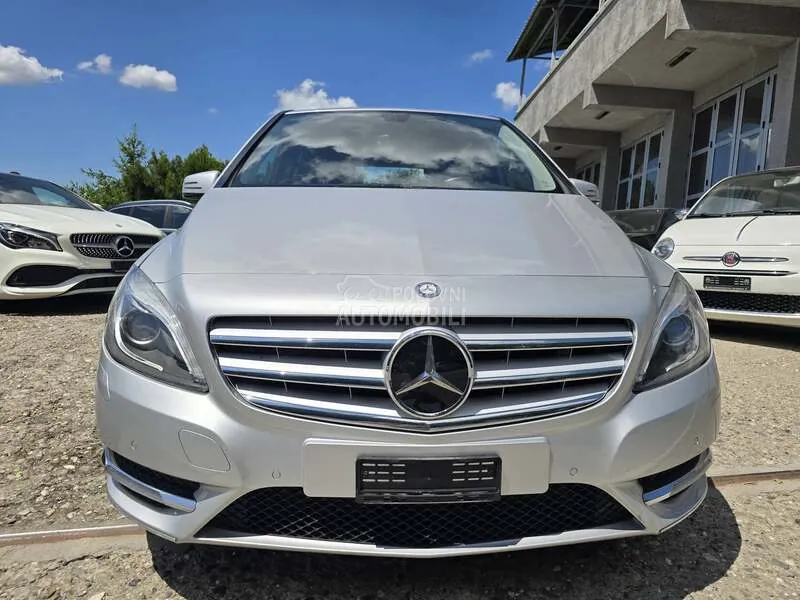 Mercedes-Benz B 200 2012 photo 4