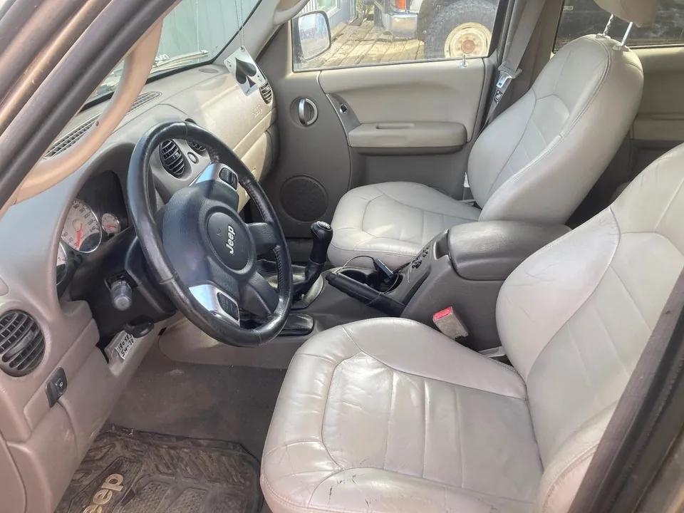 Jeep Liberty 2003 photo 3