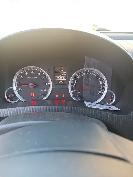 Suzuki Swift 2011 photo 2