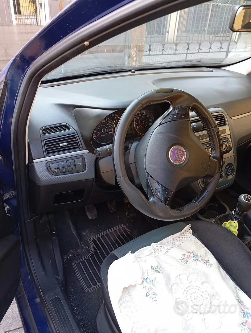 Fiat Grande Punto 2005 photo 4
