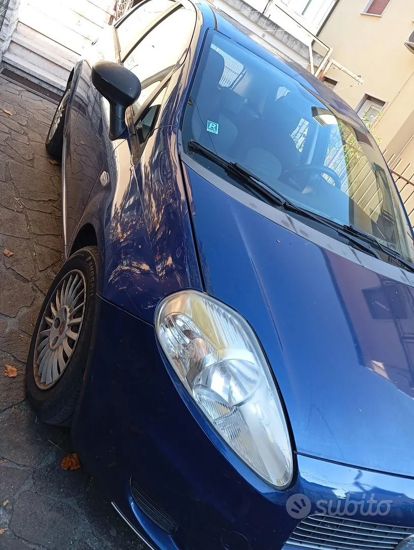 Fiat Grande Punto 2005 photo 2