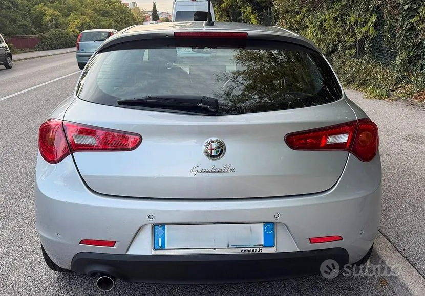 Alfa Romeo Giulietta 2015 photo 2