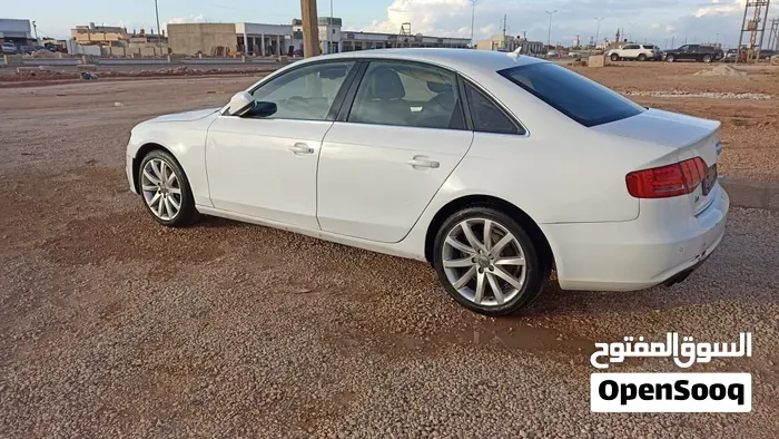 Audi A4 2011 photo 2