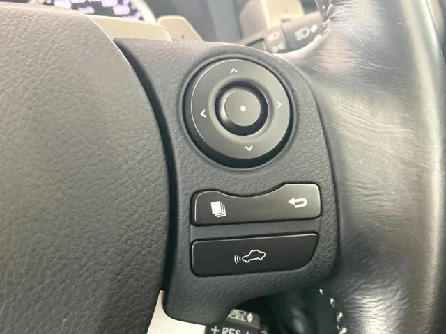 Lexus Is300H 2015 photo 5