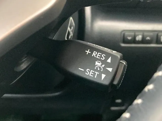 Lexus Is300H 2015 photo 4