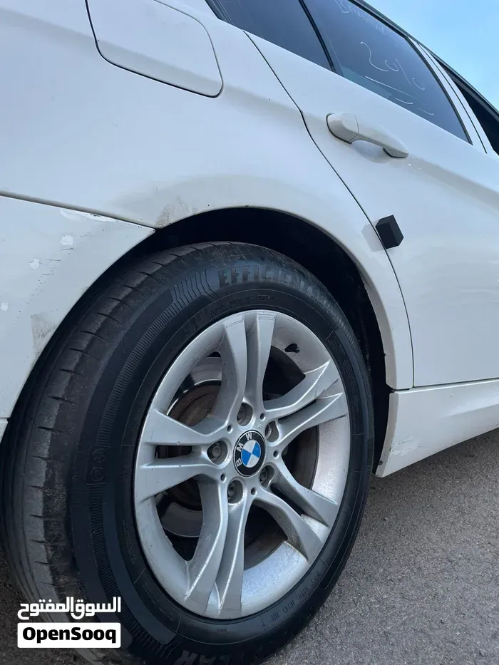BMW 3 Series 2010 photo 3