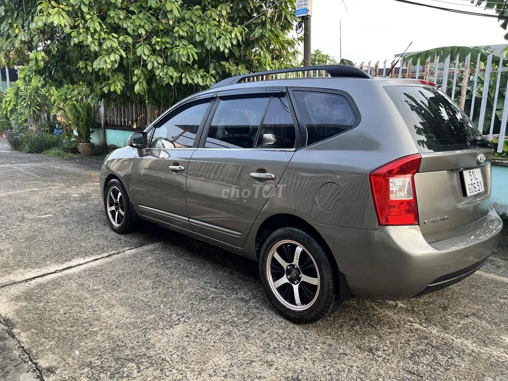 Kia Carens 2010 photo 4