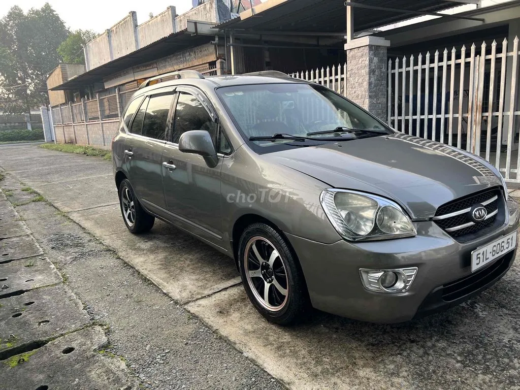 Kia Carens 2010 photo 3