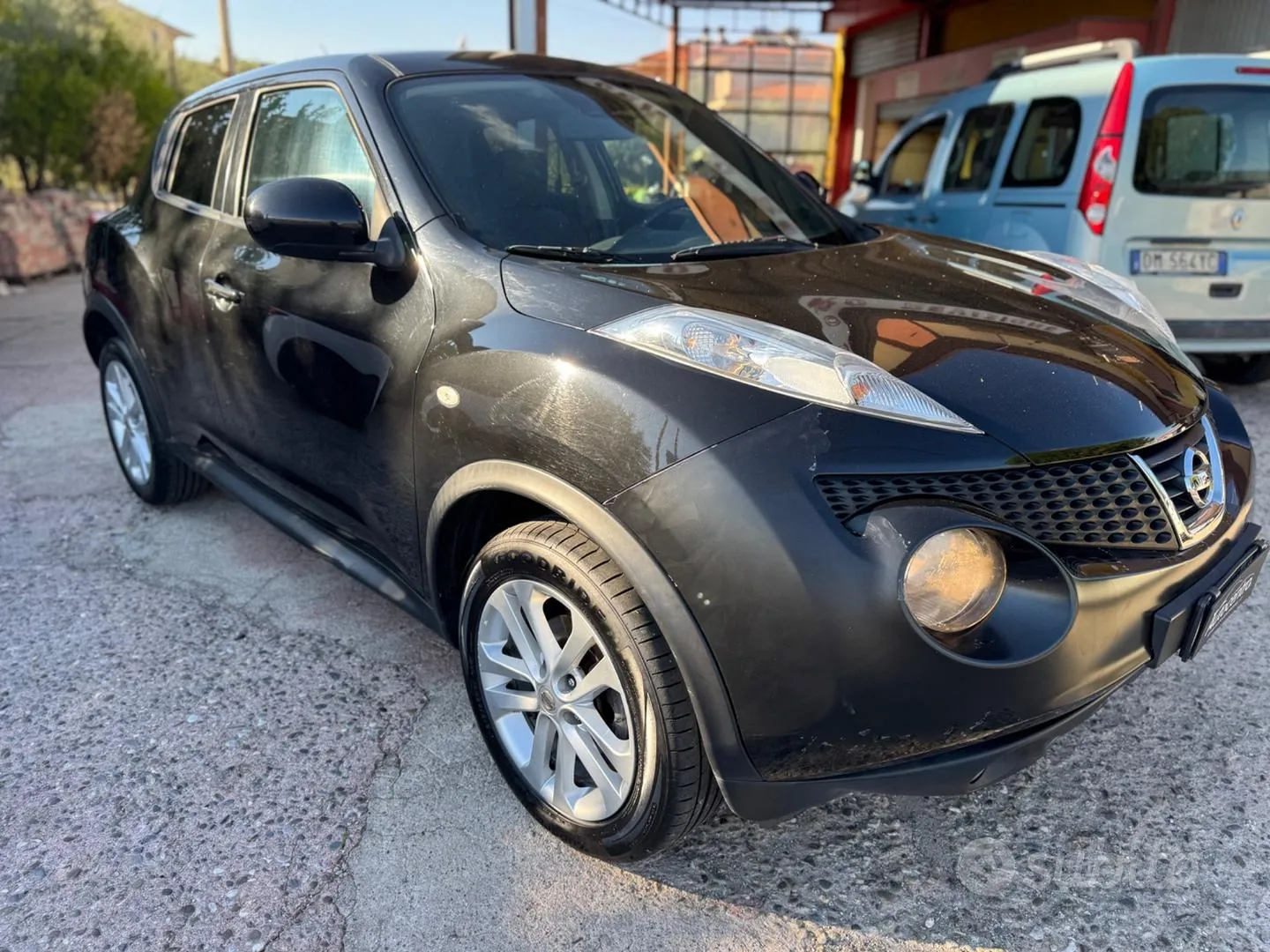 Nissan Juke 2011 photo 2